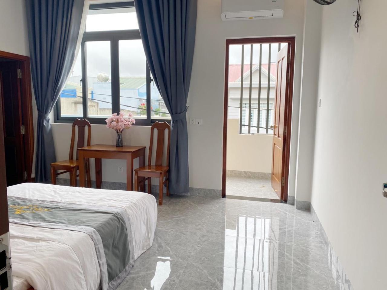 Loc Son Hotel Buon Ma Thuot Εξωτερικό φωτογραφία
