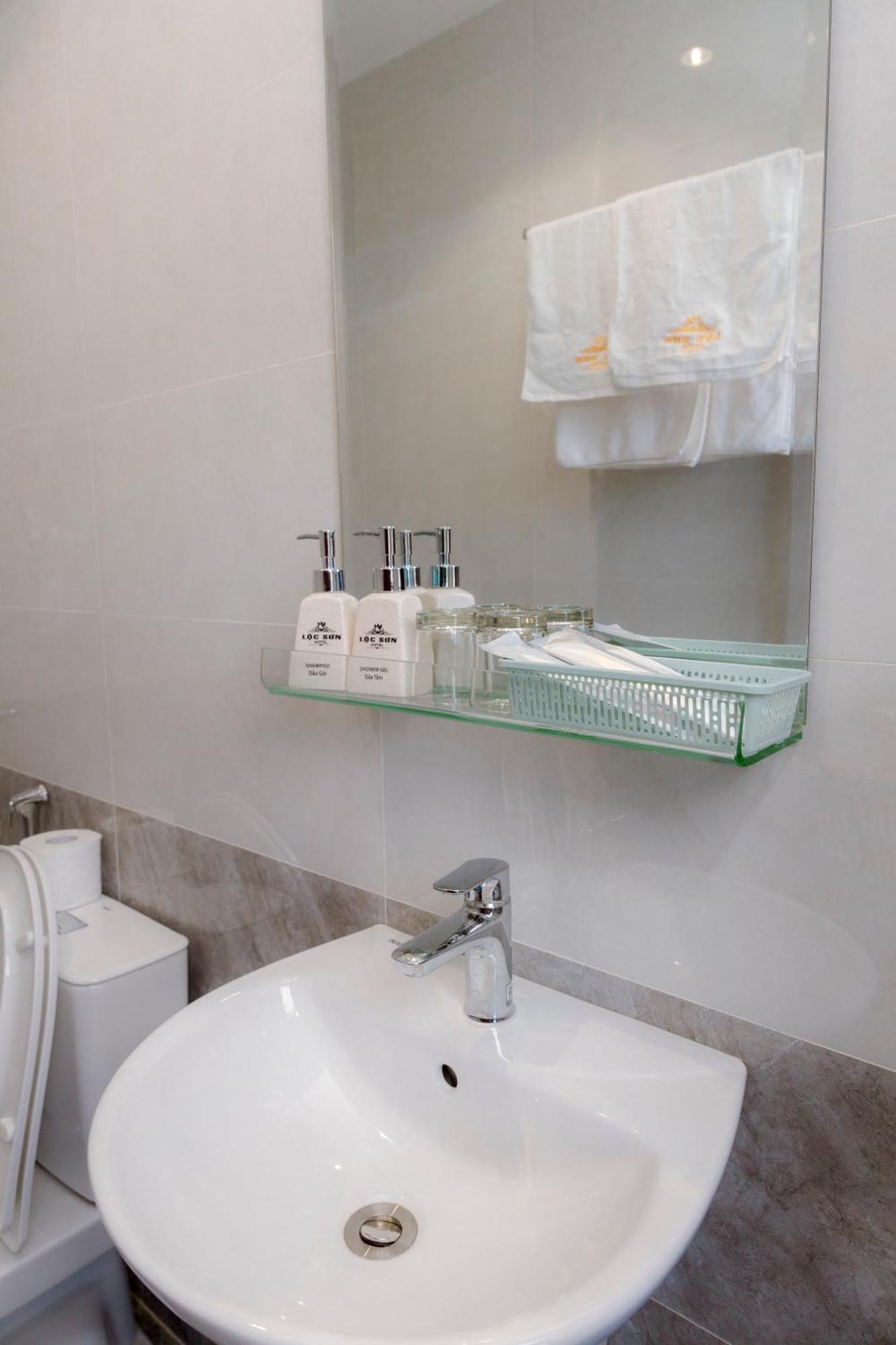 Loc Son Hotel Buon Ma Thuot Εξωτερικό φωτογραφία