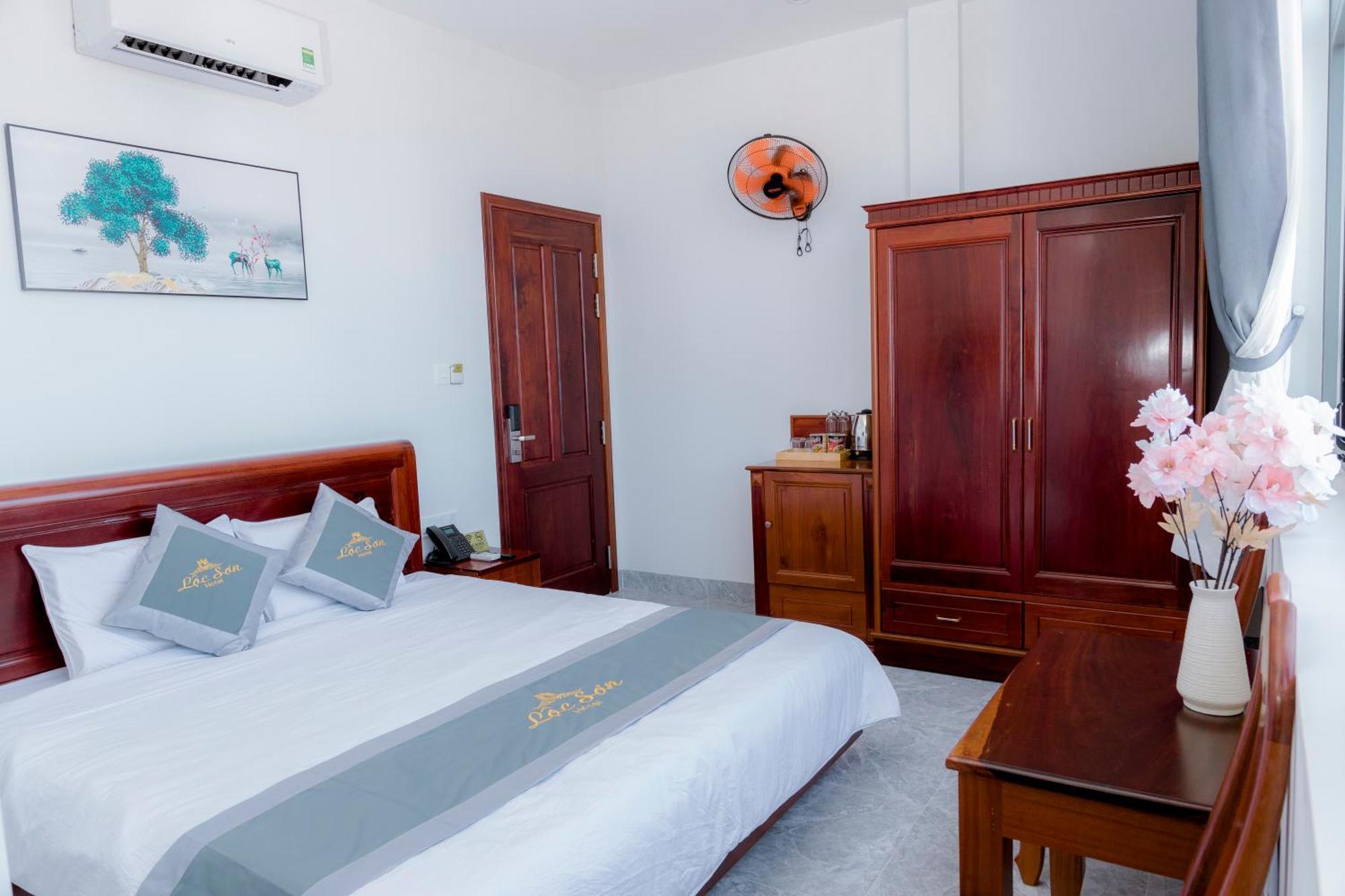 Loc Son Hotel Buon Ma Thuot Εξωτερικό φωτογραφία