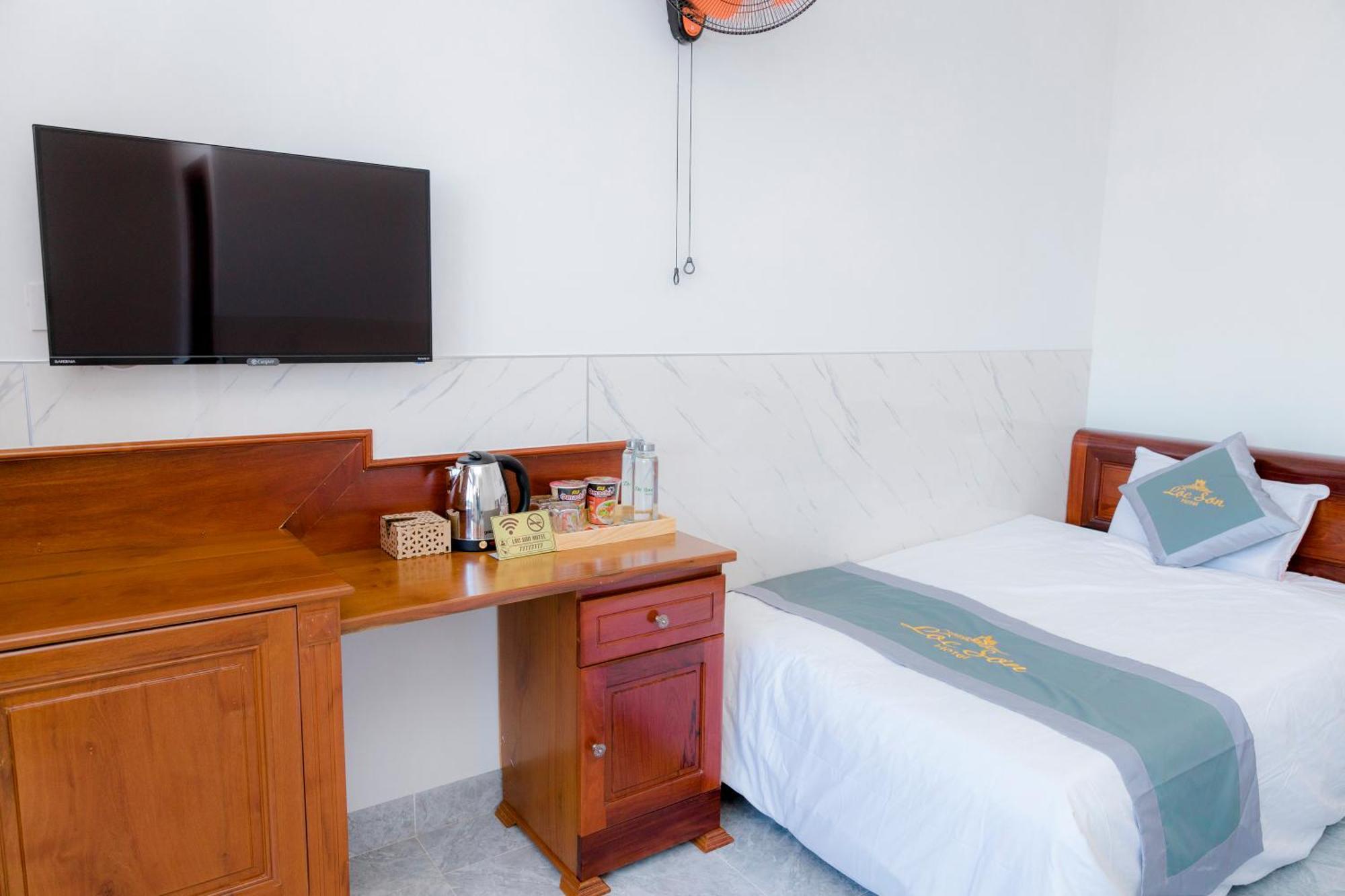 Loc Son Hotel Buon Ma Thuot Εξωτερικό φωτογραφία